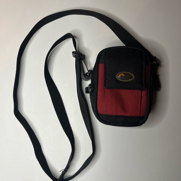 Lowepro Z5 Camera Pouch Carrying Case Black/Burgundy Great Pre-Owned Condition - Picture 2 of 11